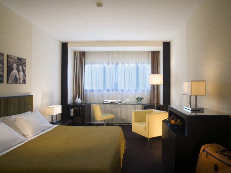 Nh Padova Hotel Exterior photo